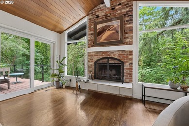 BEST VALUE ON THE LAKE. Waterfront Lake Oswego living in a - photo 7