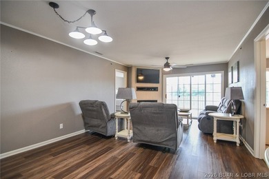 This is the perfect lakefront condo just in time for summer! - photo 7