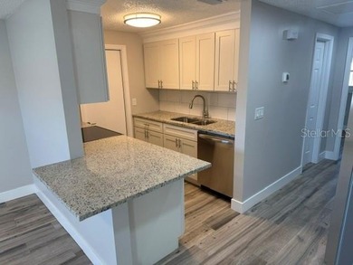 This sunlit 2-bed, 1-bath villa near the Gulf Coast offers the - photo 8