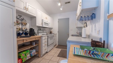 Don't miss this beautiful 3 bedroom, 2 bath waterfront home - photo 7