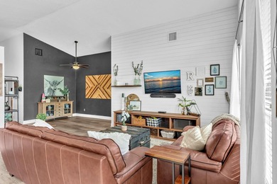 Stunning 3-bedroom, 2-bath waterfront home in the desirable - photo 21