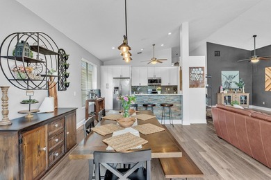 Stunning 3-bedroom, 2-bath waterfront home in the desirable - photo 23