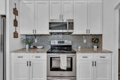 Stunning 3-bedroom, 2-bath waterfront home in the desirable - photo 30