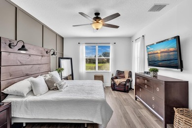 Stunning 3-bedroom, 2-bath waterfront home in the desirable - photo 34