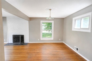 Welcome home to this beautiful move-in ready 3 bed 1.5 bath - photo 8