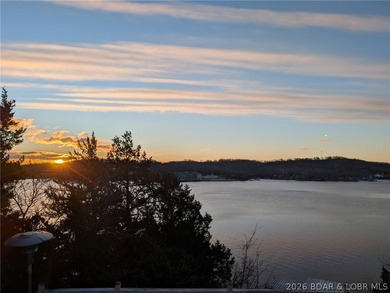 Great Lake View and nice open Decks with a Hot Tub! Vaulted - photo 1