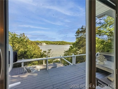 Great Lake View and nice open Decks with a Hot Tub! Vaulted - photo 3