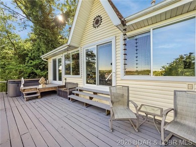 Great Lake View and nice open Decks with a Hot Tub! Vaulted - photo 6