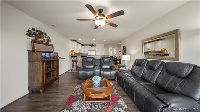 Three bedrooms, three full baths, two of those bedrooms lakeside - photo 6