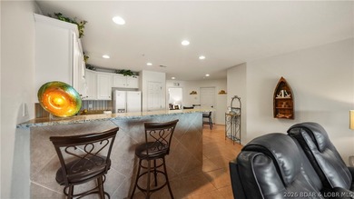 Three bedrooms, three full baths, two of those bedrooms lakeside - photo 9