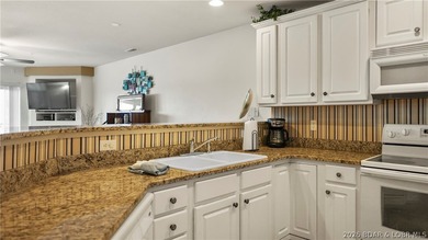 Three bedrooms, three full baths, two of those bedrooms lakeside - photo 10