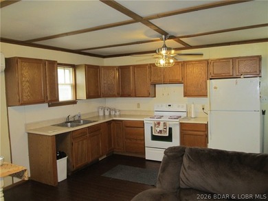 A 2 bedroom, 1 bath home on a double lot in a Lake of the Ozarks - photo 2