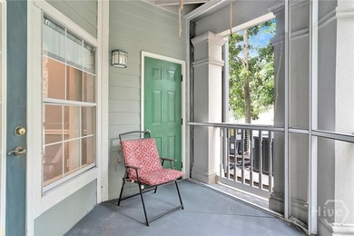 Beautifully updated first-floor end unit in The Merritt, ideally - photo 14