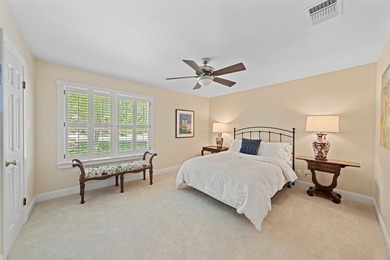 Beautifully updated custom home in desirable Riverhill offering - photo 15