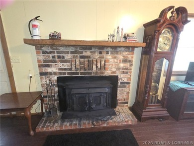A 2 bedroom, 1 bath home on a double lot in a Lake of the Ozarks - photo 7