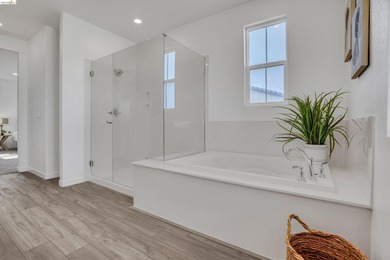 NEW PRICE! Located in the sought-after One Lake community, 2404 - photo 18
