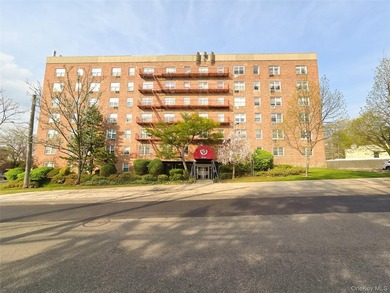 Prime Location, Conveniently located lobby. Alcove studio with - photo 1