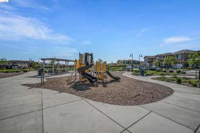 NEW PRICE! Located in the sought-after One Lake community, 2404 - photo 36