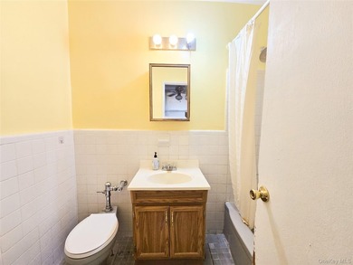 Prime Location, Conveniently located lobby. Alcove studio with - photo 7