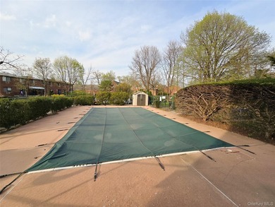 Prime Location, Conveniently located lobby. Alcove studio with - photo 10