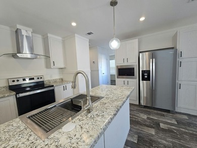 Eagle Estates 16830 B: Its time to treat yourself! This North - photo 3