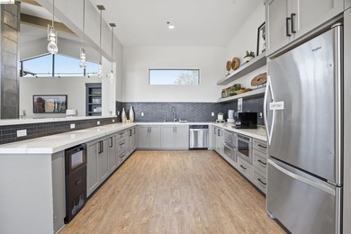 NEW PRICE! Located in the sought-after One Lake community, 2404 - photo 47