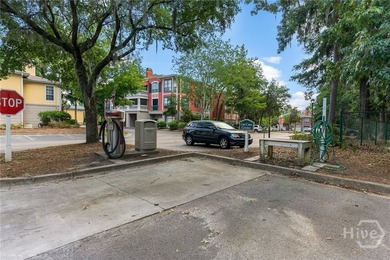 Beautifully updated first-floor end unit in The Merritt, ideally - photo 50
