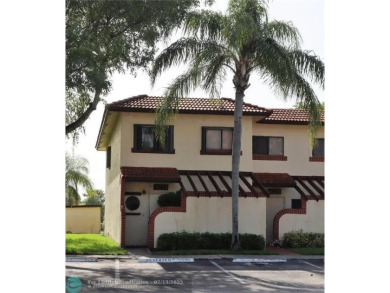 Lake Townhome/Townhouse For Sale in Sunrise, Florida