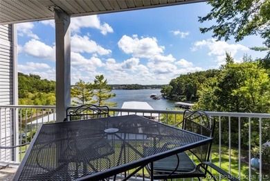 Welcome to this beautifully updated 1-bedroom lakefront end-unit - photo 5