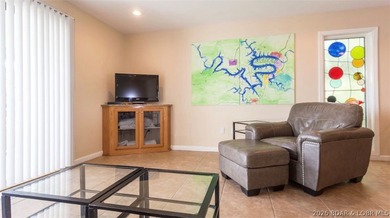 Welcome to this beautifully updated 1-bedroom lakefront end-unit - photo 8