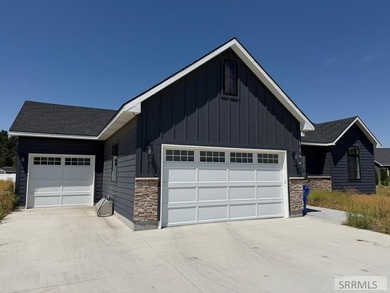 Enjoy the space and quiet of Pinebrook Estates while staying - photo 2