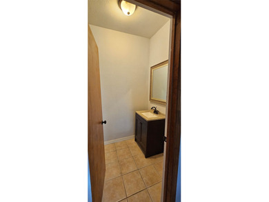 This 3 story, 4152sf, 4bed, 4bath home sits on 3 lots totaling 3 - photo 11