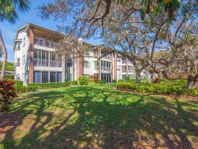 Lake Condo For Sale in Vero Beach, Florida