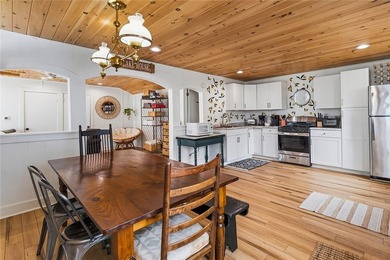 Keuka Lake cottage with 56 feet of frontage and plenty of space - photo 4