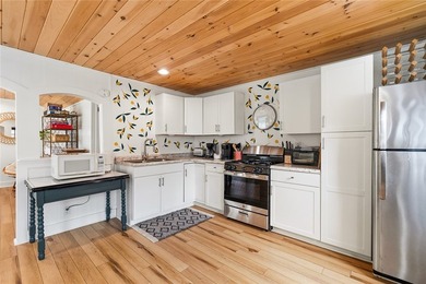Keuka Lake cottage with 56 feet of frontage and plenty of space - photo 7