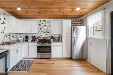 Keuka Lake cottage with 56 feet of frontage and plenty of space - photo 8
