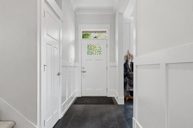 Welcome to Elgin Oaks, where timeless design meets exceptional - photo 11