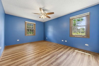Enjoy easy main-floor living with beautiful golf course views - photo 12