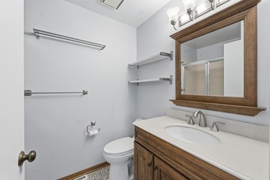 Enjoy easy main-floor living with beautiful golf course views - photo 15