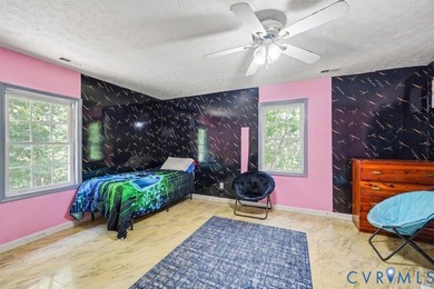 Escape to your own private retreat in the heart of Victoria, VA! - photo 17