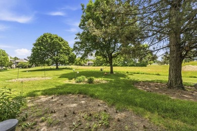 Enjoy easy main-floor living with beautiful golf course views - photo 22
