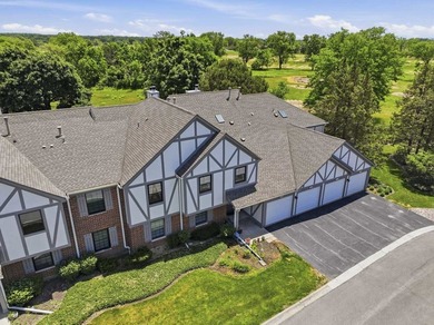 Enjoy easy main-floor living with beautiful golf course views - photo 26