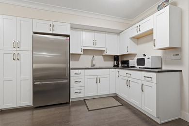 Welcome to Elgin Oaks, where timeless design meets exceptional - photo 27