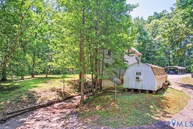 Escape to your own private retreat in the heart of Victoria, VA! - photo 29