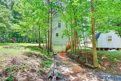 Escape to your own private retreat in the heart of Victoria, VA! - photo 31