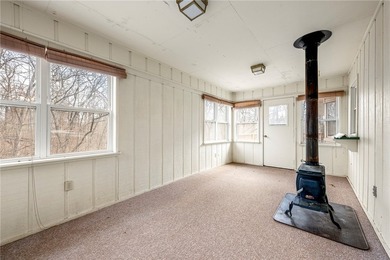 Exceptional 1408 sq ft detached workshop, perfect for storing - photo 22