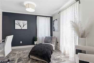 Show-stopping and meticulously maintained, this move-in ready - photo 22