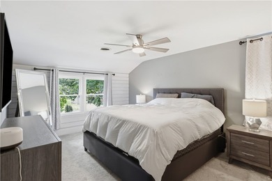 Show-stopping and meticulously maintained, this move-in ready - photo 25