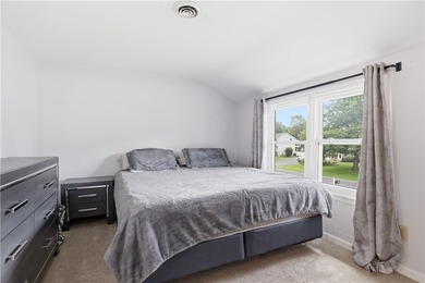 Show-stopping and meticulously maintained, this move-in ready - photo 34