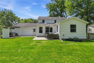 Show-stopping and meticulously maintained, this move-in ready - photo 42